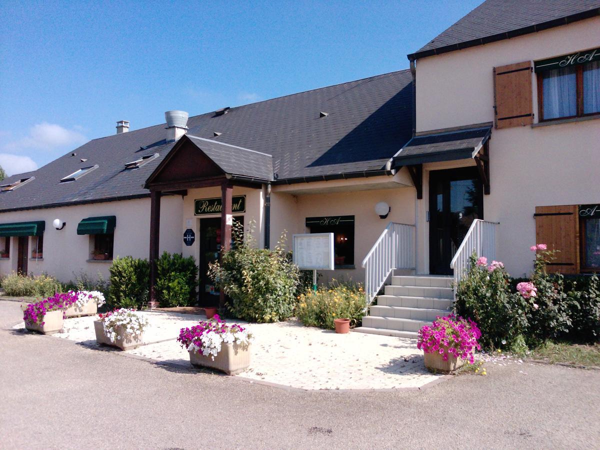 Logis Hotel Restaurant De L'Abbaye Ferrieres-en-Gatinais Екстер'єр фото